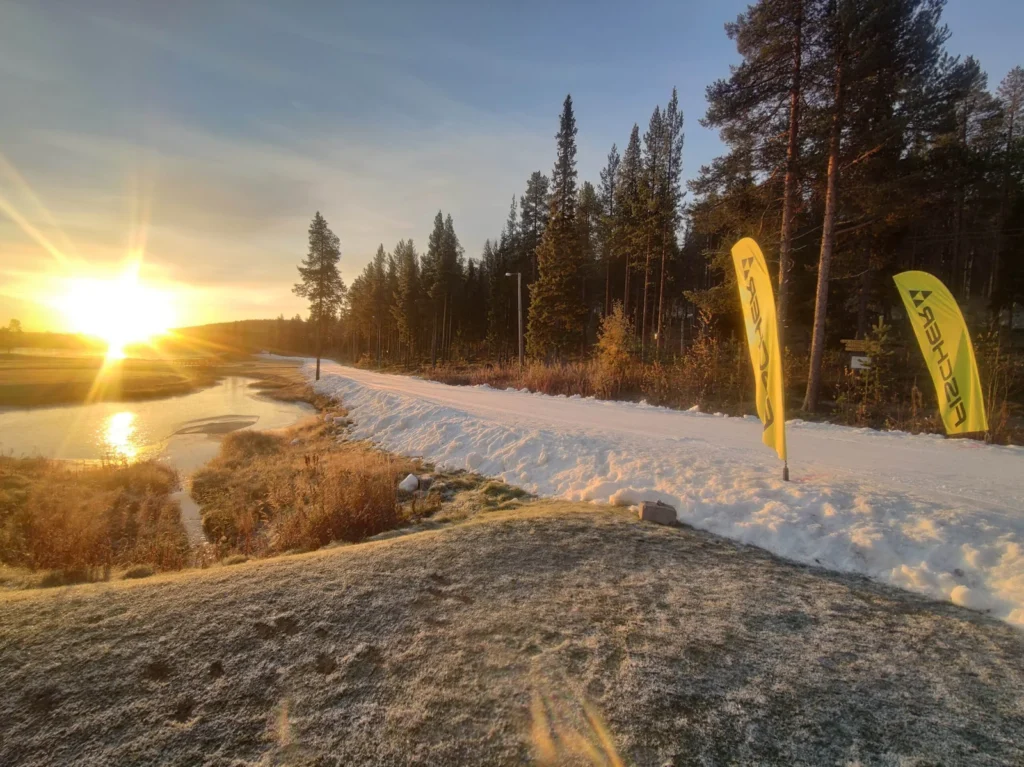 Ilta-aurinko ensilumenladulla